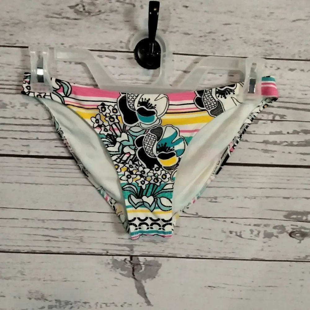 New Without tags. "Bamboo island" woman's bikini bottoms